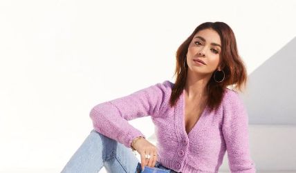 Sarah Hyland has an estimated net worth of $14 million.